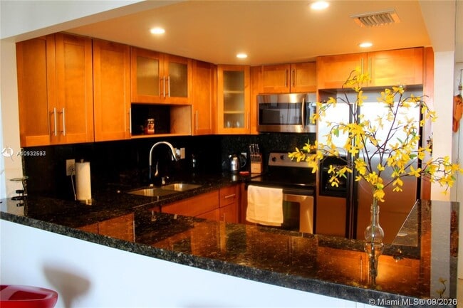 Foto del edificio - 7928 West Dr