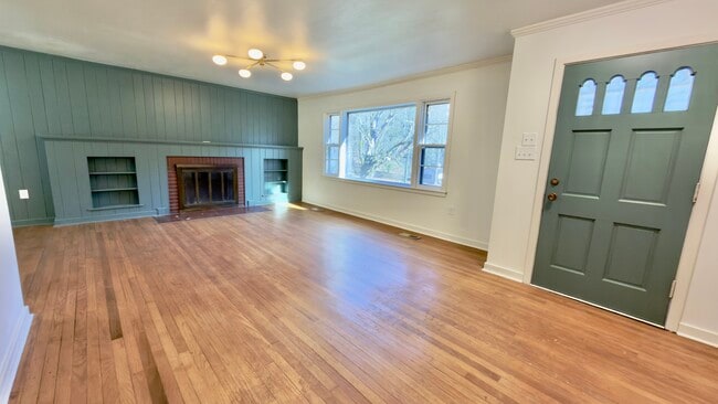 Photo - 3413 Montlake Dr House