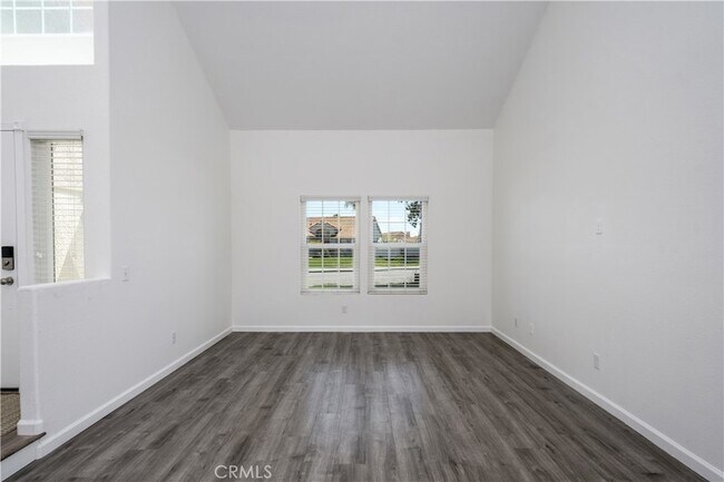 Foto del edificio - 8608 Oakthorn Cir