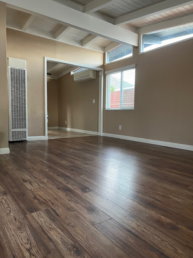 Foto del edificio - 4445 Porter St