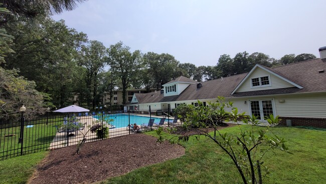 Pool, Club house and workout room - 1101 Primrose Ct
