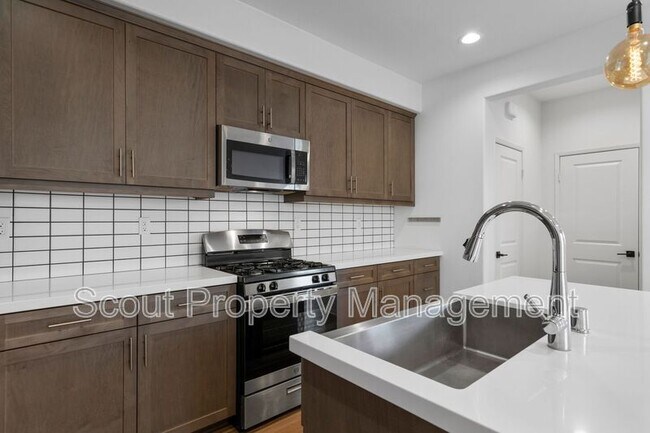 Building Photo - 45534 Calle Luna