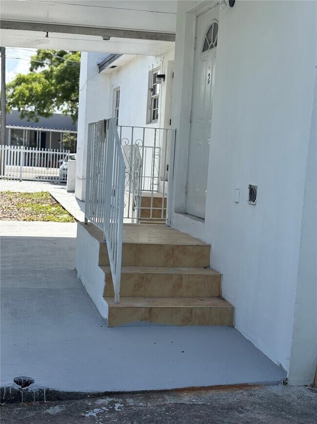 Foto del edificio - 70 NW 34th Ave