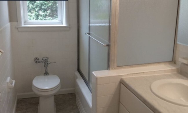 Building Photo - 6504 Park Heights Ave