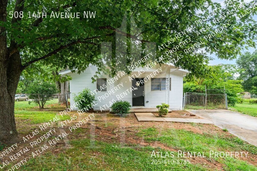 Foto principal - 508 14th Ave NW
