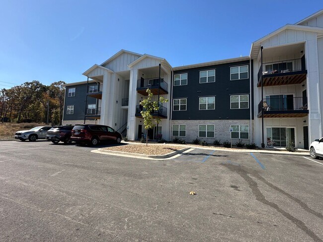 Foto del edificio - One Bedroom One Bath Overlooking the Golf Course Branson, MO