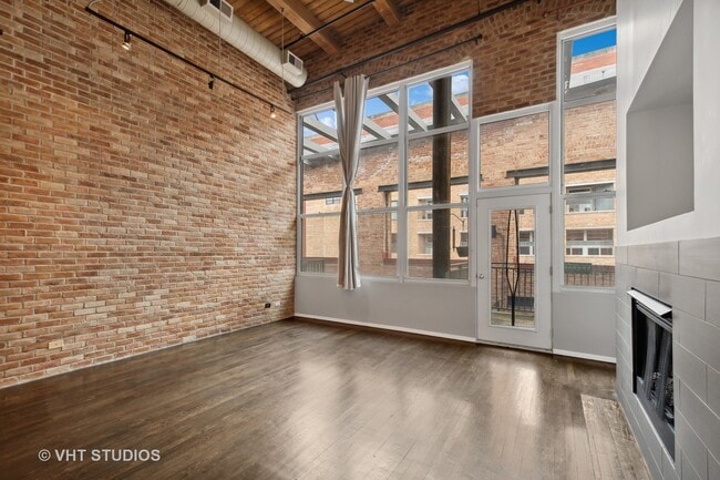 Building Photo - 1000 W Washington Blvd