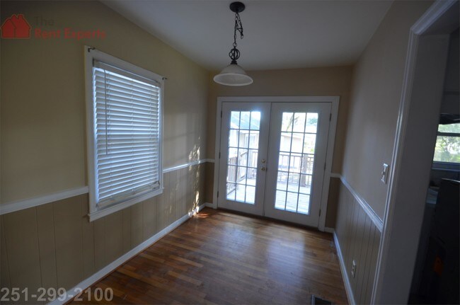Building Photo - 3015 Orleans St