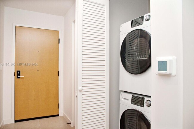 Foto del edificio - 11 NE 6th St