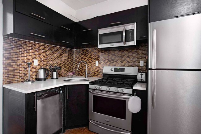 Foto del edificio - 702 St Marks Ave