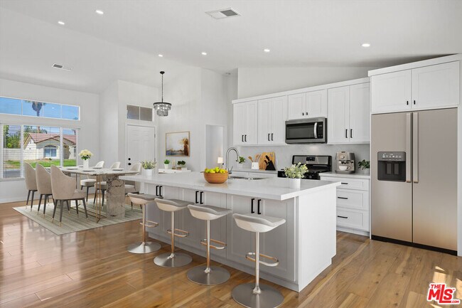 Foto del edificio - 30488 Colonial Dr