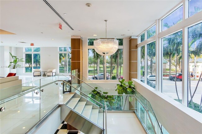 Building Photo - 1800 N Bayshore Dr