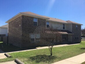 Building Photo - 1614 Inca Dr
