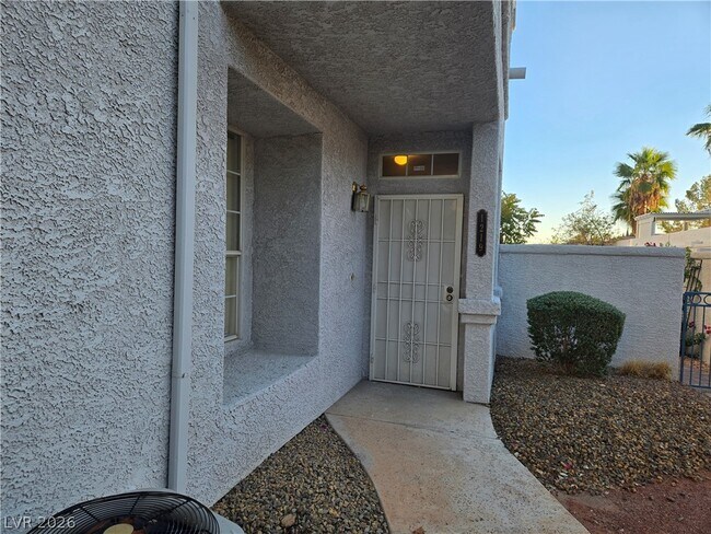 Foto del edificio - 5201 S Torrey Pines Dr