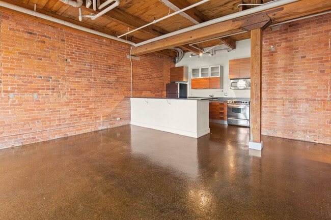 Building Photo - 6533 E Jefferson Ave