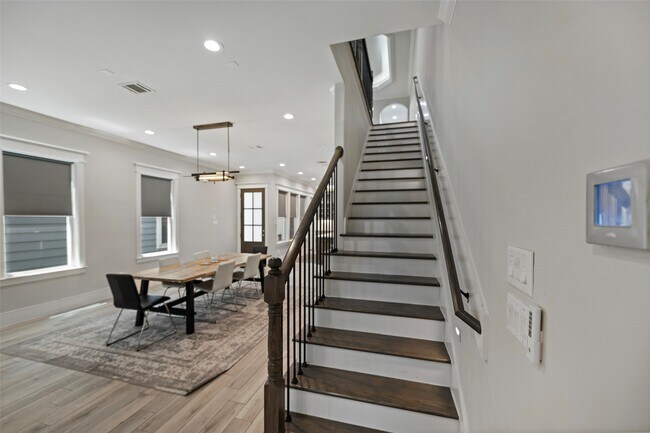 Building Photo - 6533 Castlebay Dr