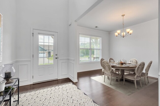 Building Photo - 8028 Forest Hills Dr