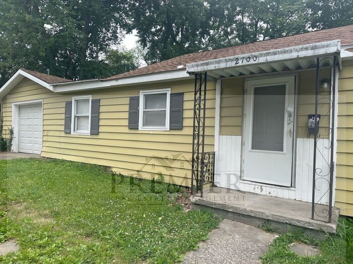 Primary Photo - 2 bedroom / 1 bath 2700 Oakley KC MO -Fres...
