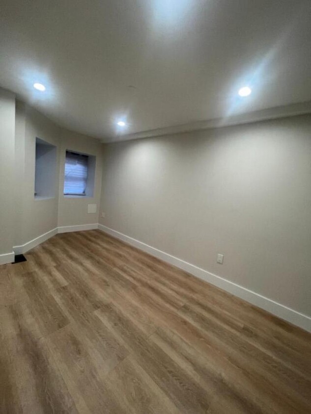 Foto principal - 2 bedroom in BROOKLYN NY 11233