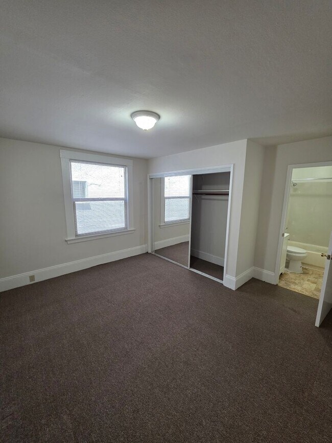 Foto del edificio - 422 E 15th St