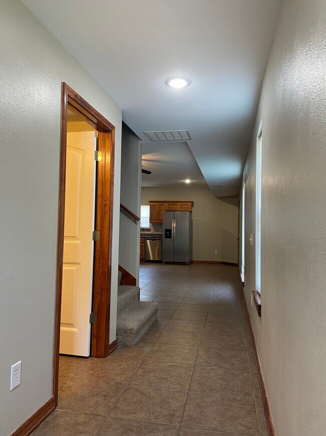 Building Photo - 1280 Willow Ln