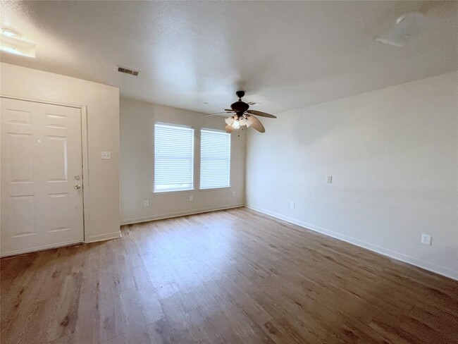 Building Photo - 4905 Airline Dr