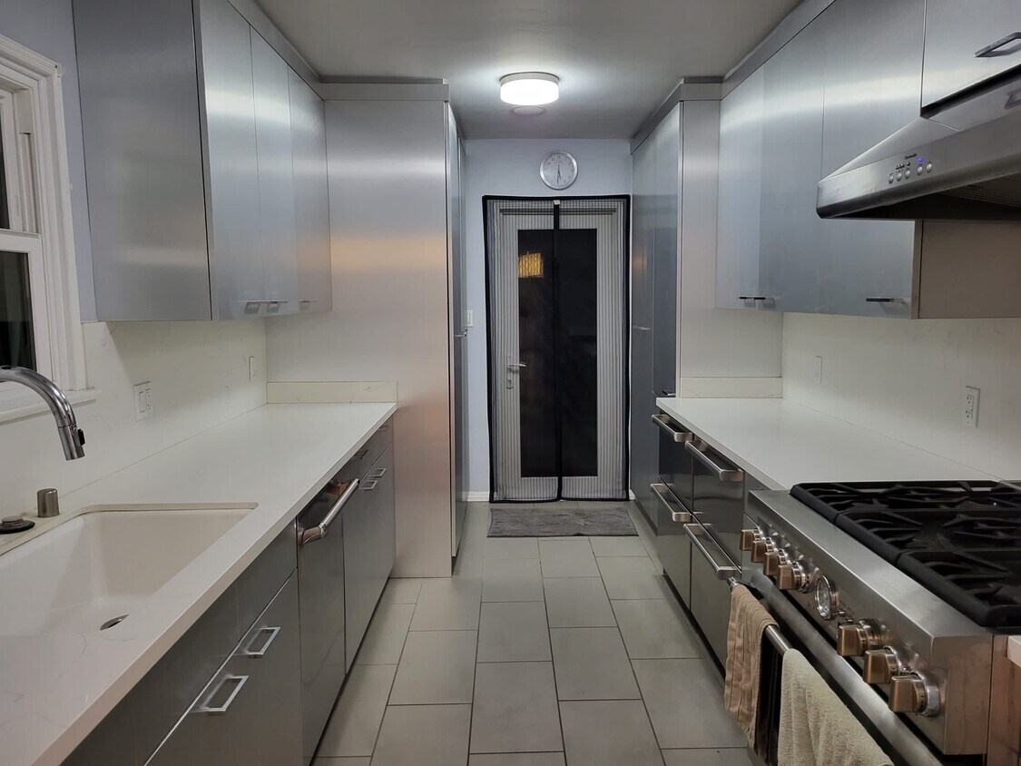 3549 S Muirfield Rd, Los Angeles, CA 90016 House Rental in Los