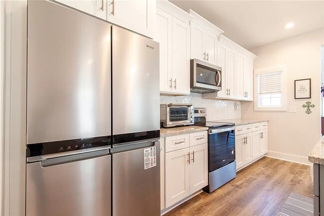 Building Photo - 1156 Burrow Cir