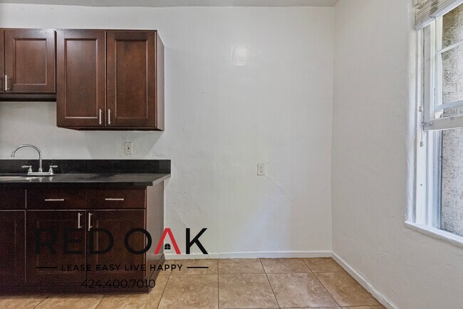 Foto del edificio - ~$100 OFF Each Month~ Lovely and Bright St...