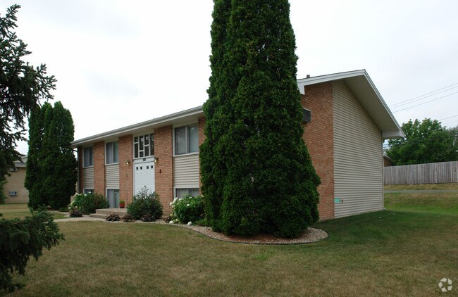 Building Photo - 2733 Virginia Ave N