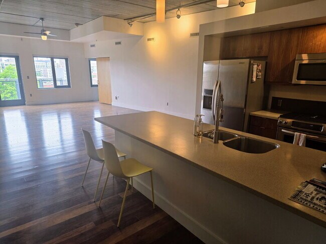 Foto del edificio - 309 E 5th St