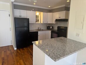 Building Photo - 155 Short Beach Rd