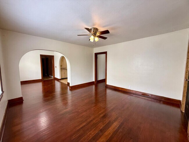 Foto del edificio - Welcome to this Beautiful Home in Downtown Paragould, AR!