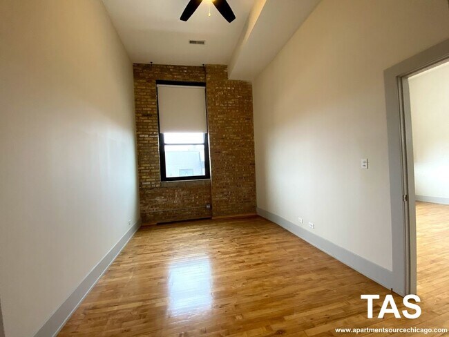 Building Photo - 1432 W 21st St