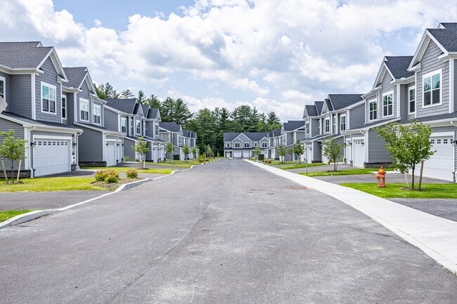 Building Photo - Evergreen Pointe