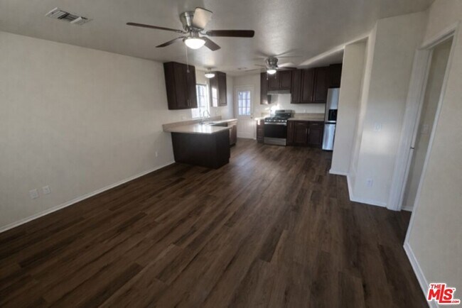 Building Photo - 2531 Manhattan Ave