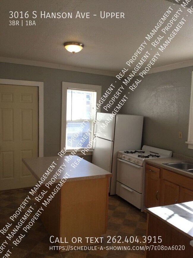 Foto del edificio - Updated 3 Bedroom/1 Bathroom Upper