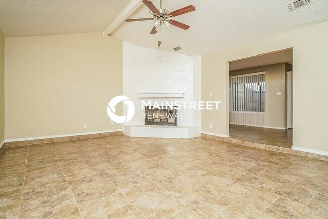 Building Photo - 3 Bedroom Pet-Friendly Home in Arlington, TX with Main Street Renewal