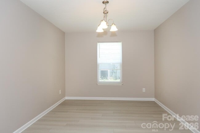 Building Photo - 1212 Catawba Run Rd