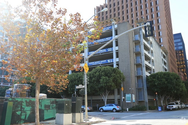 Building Photo - One Steuart Lane