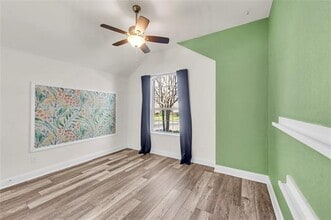 Building Photo - 1523 Carnation St