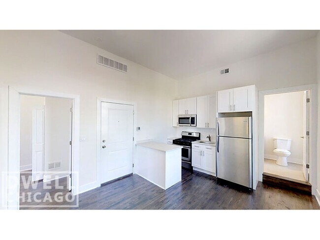 Foto del edificio - 2362 N Clybourn Ave