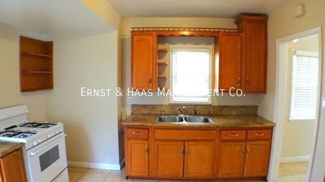 Foto del edificio - 935 E 5th St