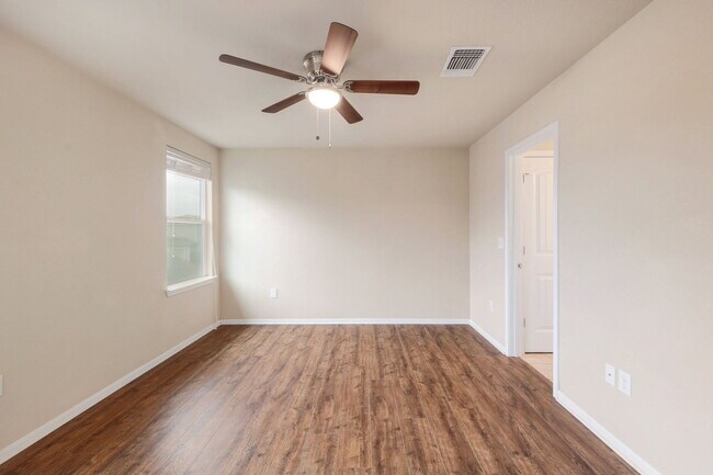 Foto del edificio - 2018 Langdale Ln