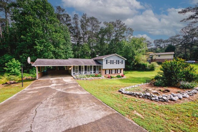 Building Photo - 4033 Scenic Mountain Dr SW
