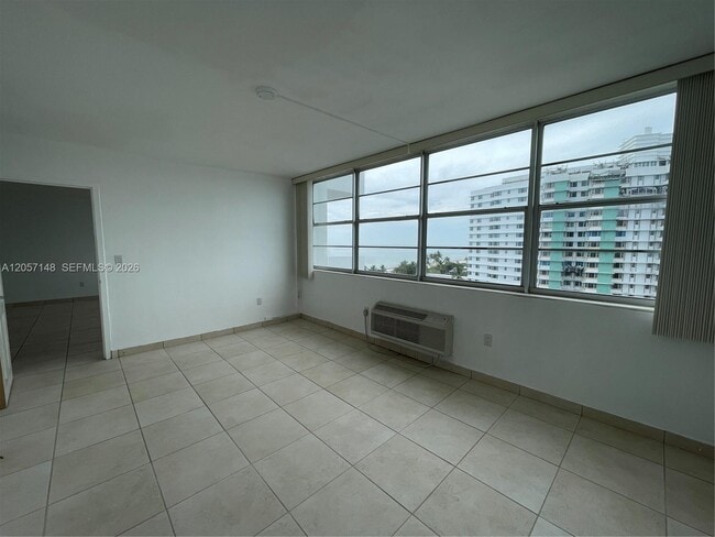 Building Photo - 5313 Collins Ave