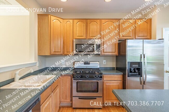 Foto del edificio - 5000 Donovan Dr
