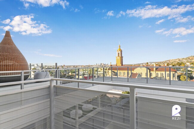 Building Photo - 1530 Cassil Pl