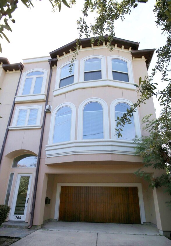 Foto principal - 706 Welch St