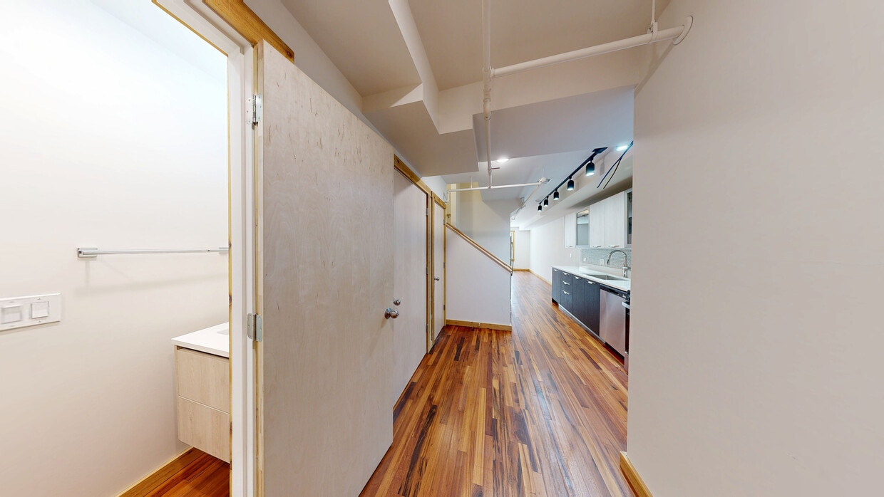 Photo - 4611 S Ellis Ave (Chicago, IL) Apartments